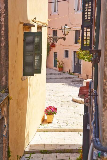 Venetian Well Gallery Apartment In Corfu Old Town Dış mekan fotoğraf